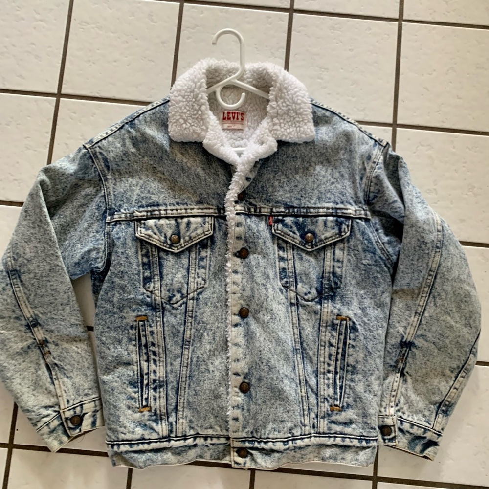 Levi’s Sherpa lined jacket. Acid washed vintage 80s